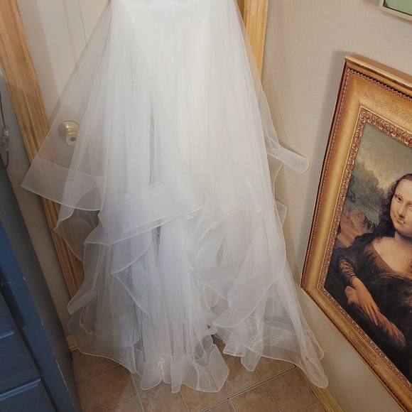 Nwt Wedding dress size medium - Picture 4 of 15